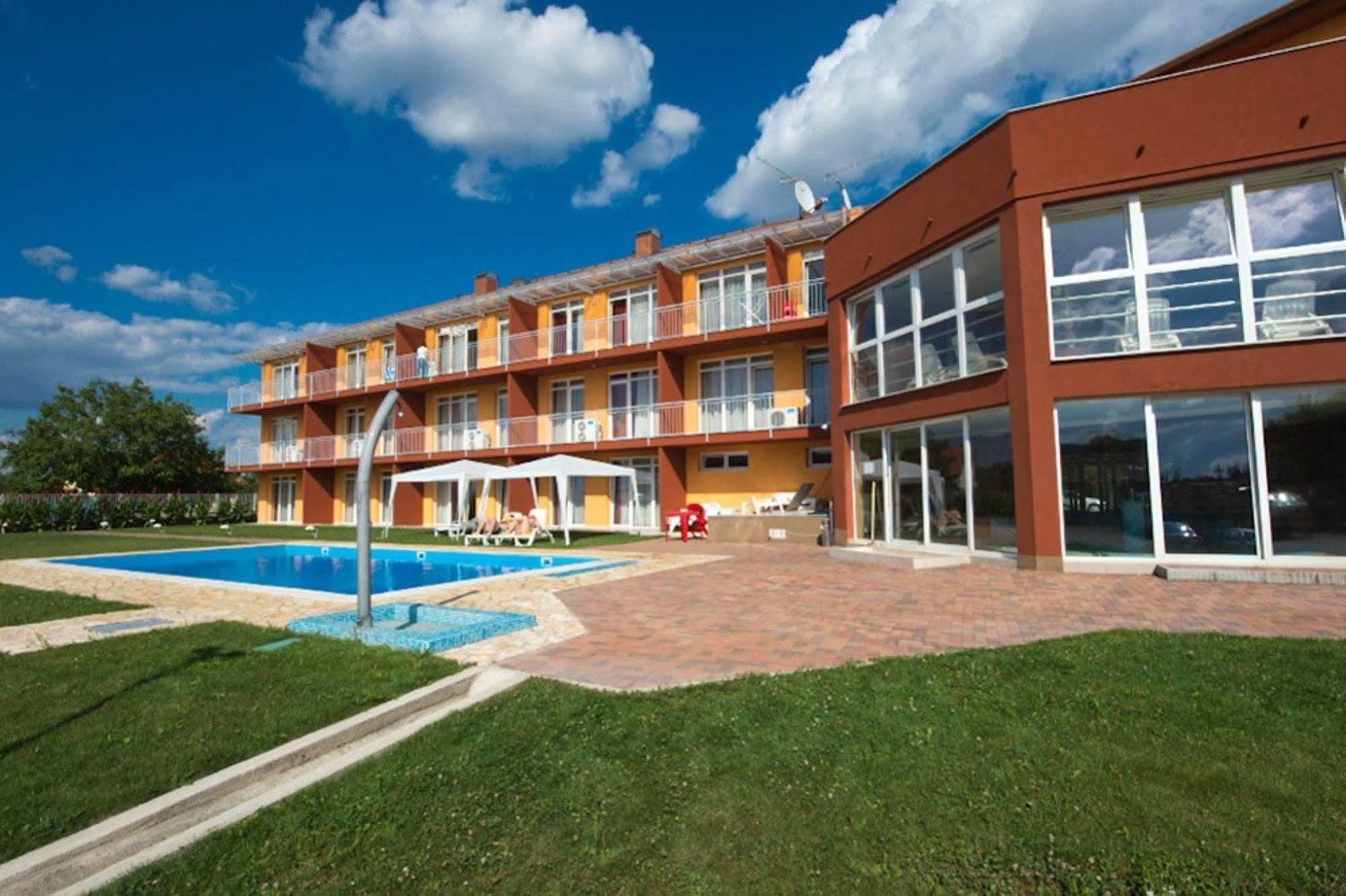 Kehida Family Resort Kehidakustany Exterior photo